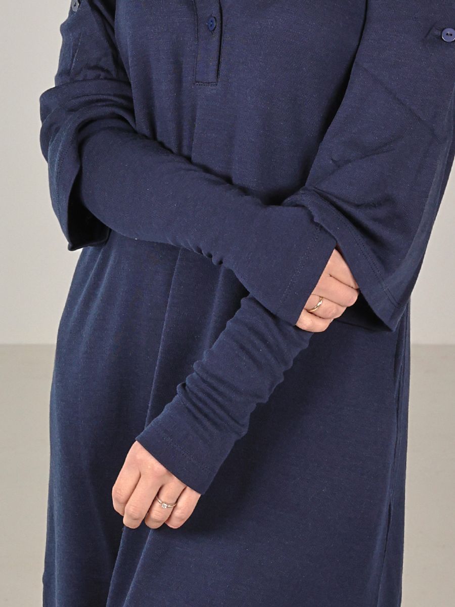 Lotta pulsvarmere i blå merinoull