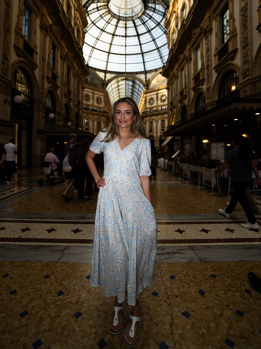 Nadine hvit blomstret bambuskjole