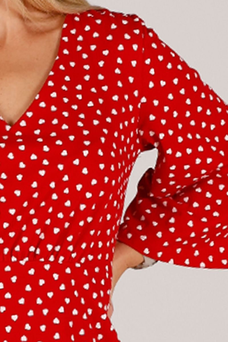 Camilla rød og hvit hjertekjole