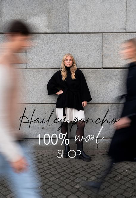 Hovedbilde Hailey ullponcho i sort 
