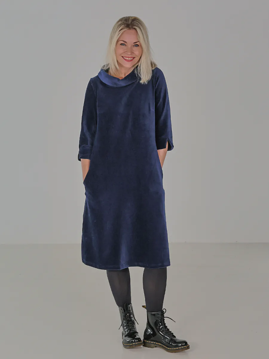 Sanna marineblå kjole i velur